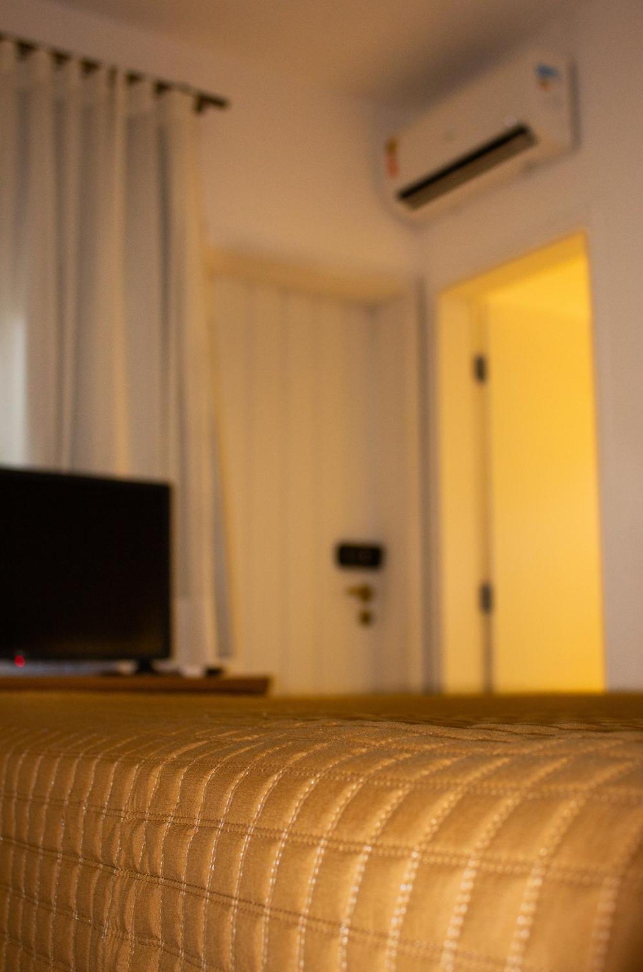 Casa Hotel Sahy บาร์ฮาโดซาอี ภายนอก รูปภาพ